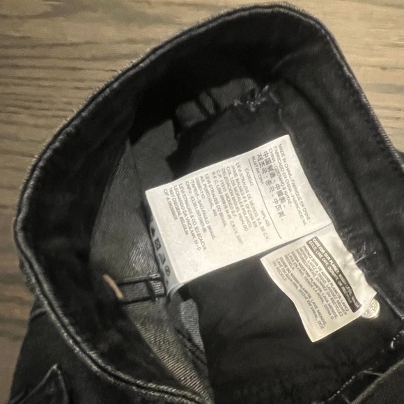 Levi's Limited 721 Fringe-Trim Skinny Ankle Jeans Black womens Size 24 - Picture 9 of 11